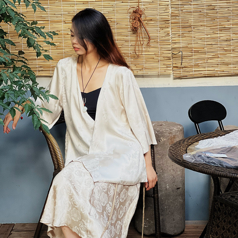 The Dao 道 of Zen Floral Jacquard Kimono • Water Sleeves • Two Reversible Colours • Silky Double-Layers • Cooling, Breathable Air Flow, Perfect Temperature • Silky Tencel Lyocell • Sunscreen Layer