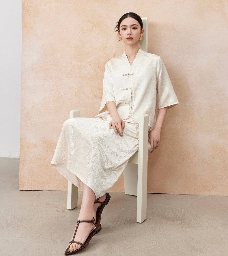 Tao One Tech™ • Floral Elegance Qigong Kimono • Cardigan • Pure Mulberry Silk • Three Quarter Sleeves • Floral Jacquard • Limited Edition
